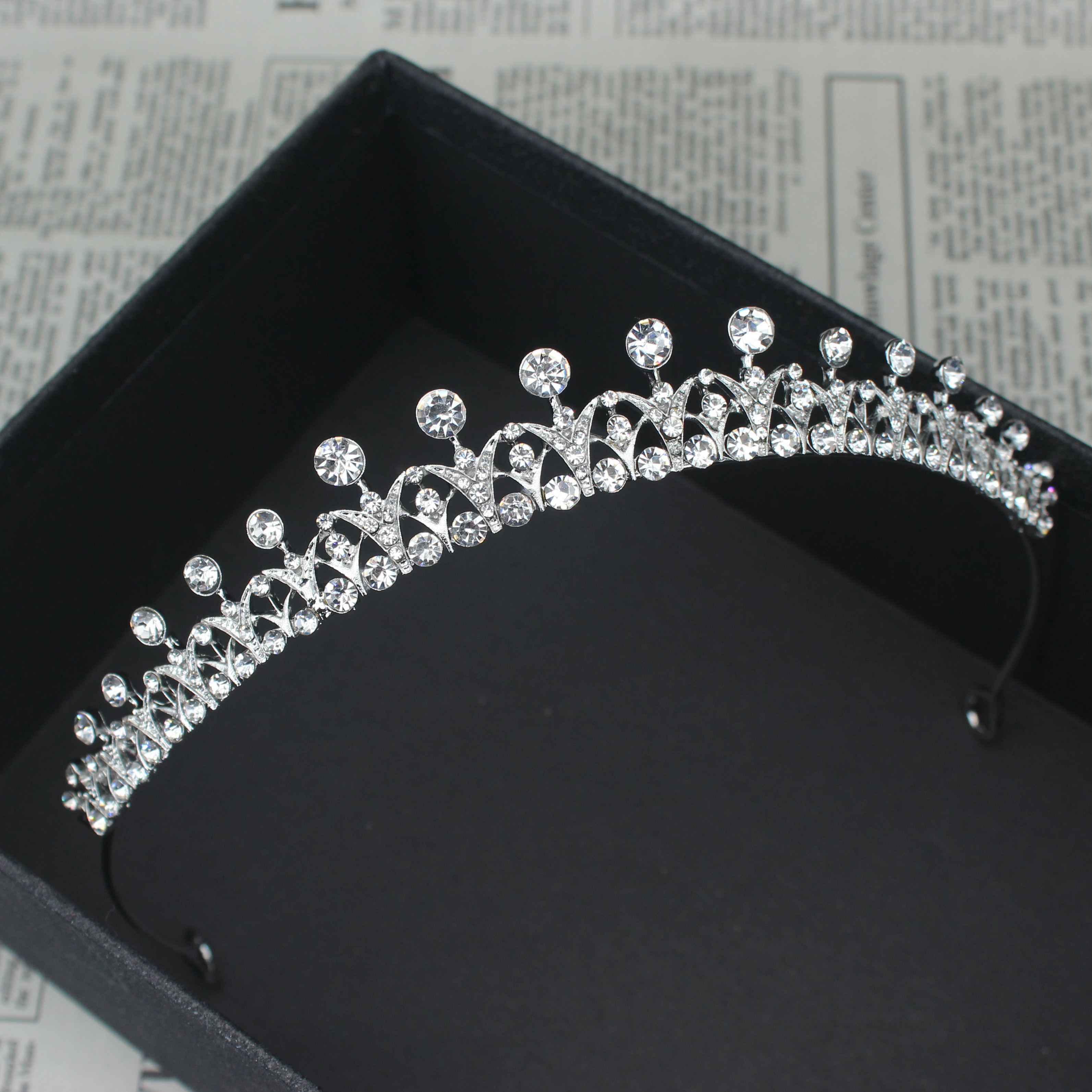 Crystal Wedding Bridal Tiara H - Women Knight Accessories ulasan dan harga
